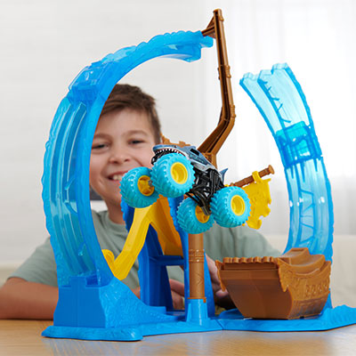 Monster Jam Megalodon Loop of Doom Playset